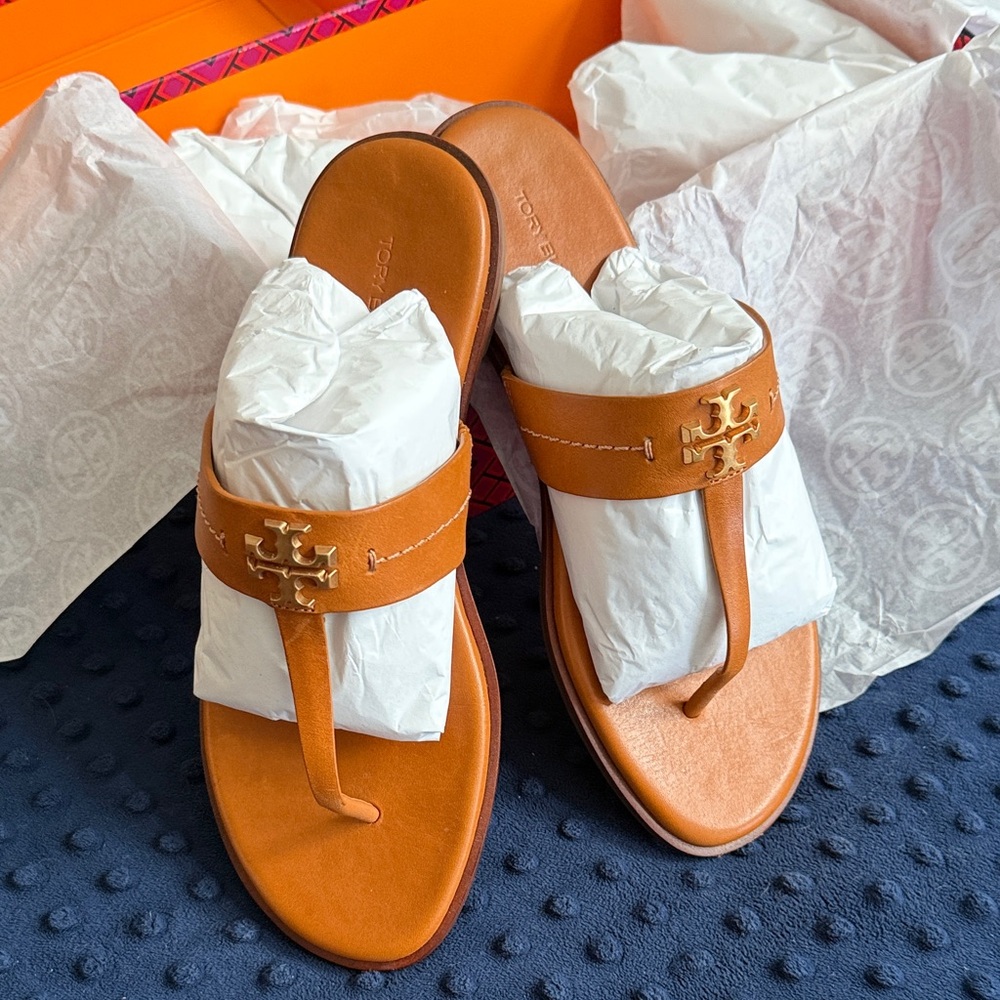 Tory Burch Mini Everly Flat Antique Tan Women's Sandals 7.5